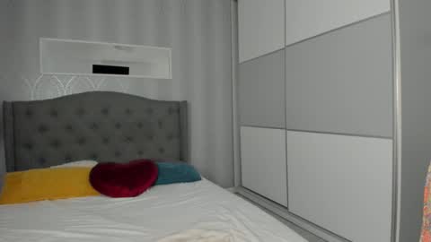 Snapshot of _adelle chatting on 09.25.25 Adelle online show from 09.25.25