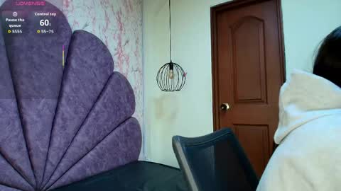 Snapshot of _alaia_collway_ chatting on 05.03.26 Alaia online show from 05.03.26