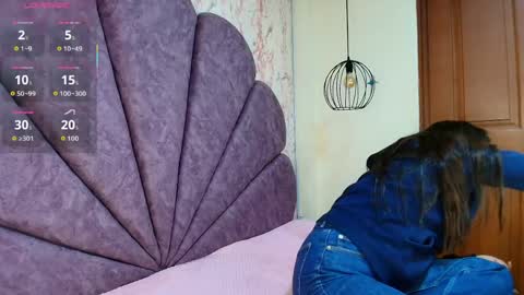 Snapshot of _alaia_collway_ chatting on 05.13.26 Alaia online show from 05.13.26