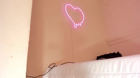 Snapshot of _aleja_x chatting on 10.14.25 _aleja_x online show from 10.14.25
