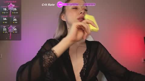 Snapshot of _alexa_gold_ chatting on 12.19.25 _alexa_gold_ online show from 12.19.25