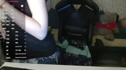 Snapshot of _alicecullen_ chatting on 11.29.25 AliceCullen online show from 11.29.25