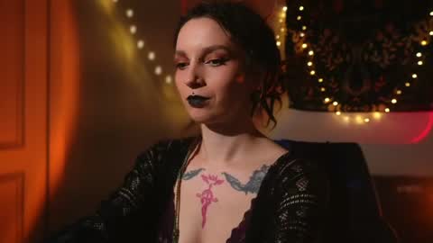 Snapshot of _alicemorrison_ chatting on 05.27.26 Alice Morrison Mistress Datura online show from 05.27.26
