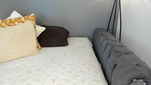 Snapshot of _aliice_1 chatting on 02.28.25 Alice online show from 02.28.25