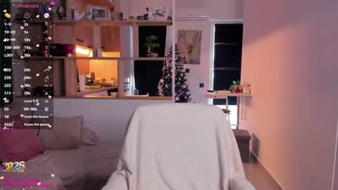 Mia online show from 12.31.24