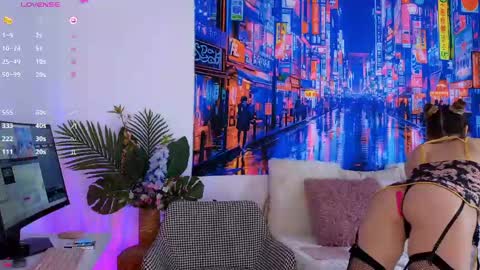 Mia online show from 04.13.26