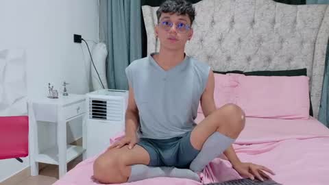 Snapshot of _andrew_williams chatting on 12.14.24 Andres online show from 12.14.24