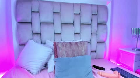 Angel Azul online show from 12.25.24