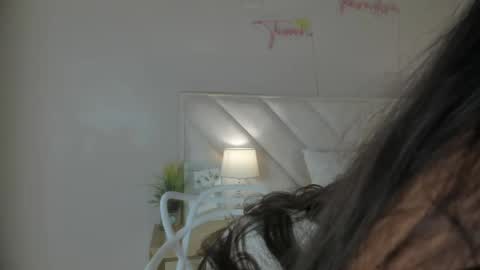 Snapshot of _angela_x chatting on 05.25.26 ngela online show from 05.25.26