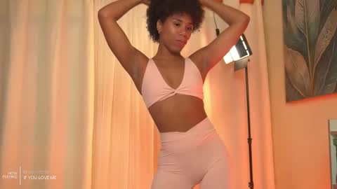 Snapshot of _angeleyes chatting on 09.16.25 Angie -  online show from 09.16.25