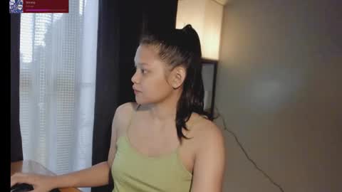 Snapshot of _ann1e_ chatting on 02.10.26 annie . online show from 02.10.26