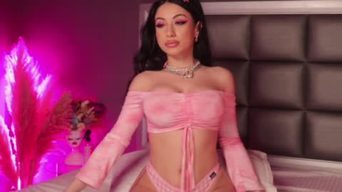 Anna online show from 02.23.25