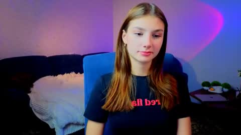 Snapshot of _annahoney_ chatting on 01.18.26 Ana online show from 01.18.26