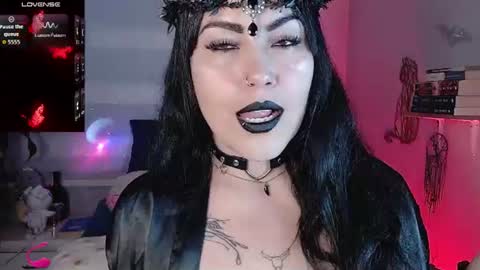 Snapshot of _any_ducan_ chatting on 07.15.26 Angie online show from 07.15.26