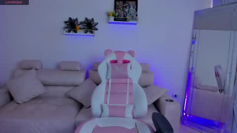 Snapshot of _april_smith_ chatting on 05.30.26 online show from 05.30.26