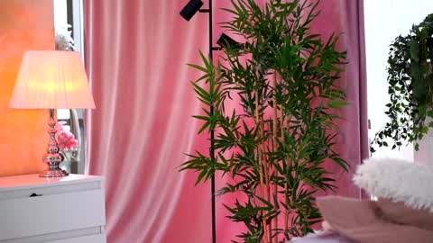 Arielle online show from 02.06.25