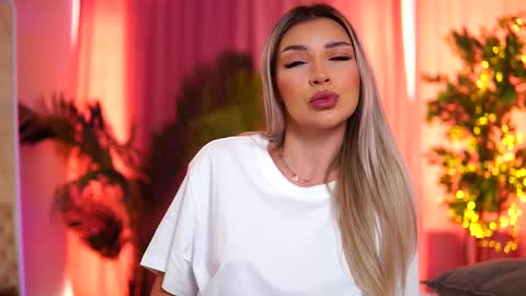 Arielle online show from 02.12.25