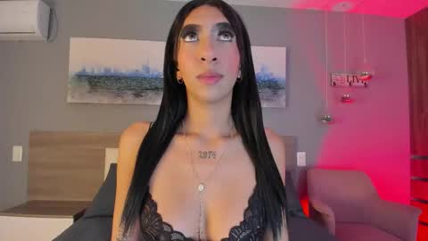 Snapshot of _ashly_77 chatting on 10.31.25 Ashly online show from 10.31.25