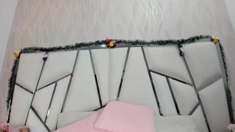 Aura online show from 12.16.25