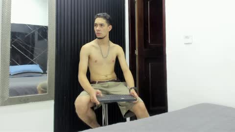 Snapshot of _axel_09 chatting on 04.14.26 _axel_09 online show from 04.14.26