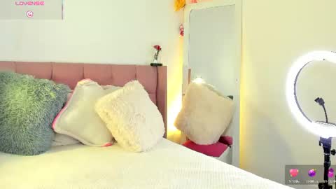 Snapshot of _baihiiti_ chatting on 06.23.26 Sara independent model online show from 06.23.26