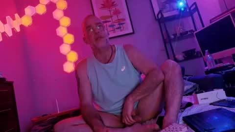 Snapshot of _bearyhairy_ chatting on 11.24.25 Chupa Bear online show from 11.24.25