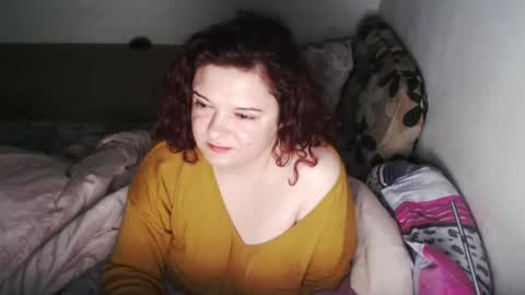 Snapshot of _bella_28 chatting on 12.23.24 em online show from 12.23.24