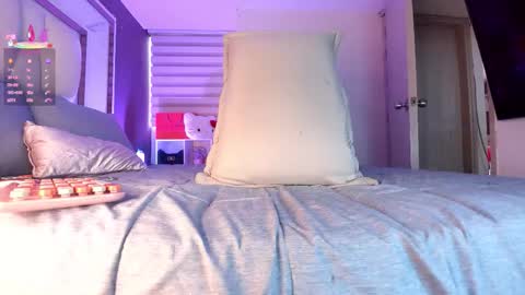 Snapshot of _bellaswwet_ chatting on 02.21.26 _bellaswwet_ online show from 02.21.26