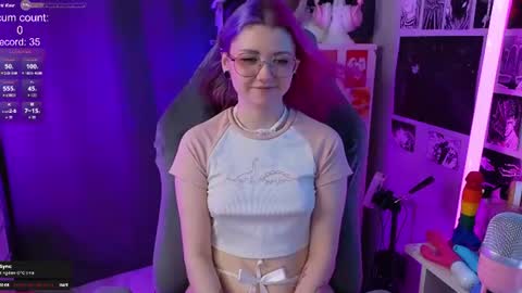 Snapshot of _biscuitty chatting on 07.15.26 Alice .. online show from 07.15.26