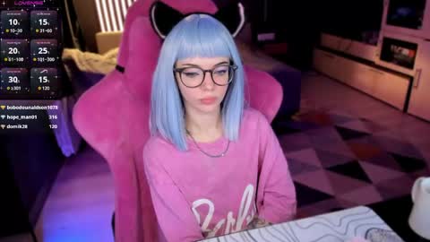 Snapshot of _black_fox__ chatting on 04.21.26 Olivia Subscribe to my Fansly - online show from 04.21.26