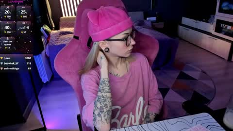 Snapshot of _black_fox__ chatting on 04.28.26 Olivia Subscribe to my Fansly - online show from 04.28.26