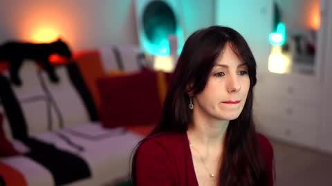 Snapshot of _blackbee_ chatting on 12.17.25 Lili online show from 12.17.25