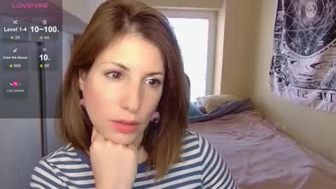 Laura online show from 12.04.25