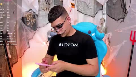 Snapshot of _blake_boy chatting on 10.30.25 _blake_boy online show from 10.30.25