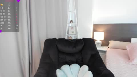 Mary online show from 10.27.25