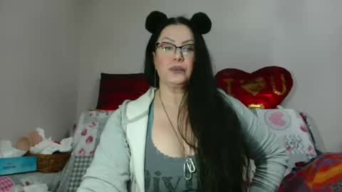 Snapshot of _blue__butterfly_ chatting on 12.15.24 KHALEESI online show from 12.15.24