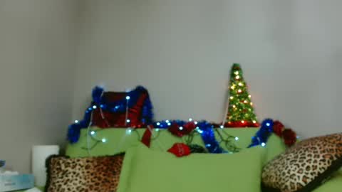 Snapshot of _blue__butterfly_ chatting on 01.02.25 KHALEESI online show from 01.02.25