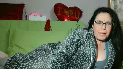 Snapshot of _blue__butterfly_ chatting on 01.26.25 KHALEESI online show from 01.26.25