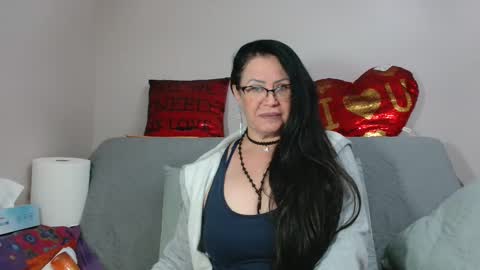 Snapshot of _blue__butterfly_ chatting on 09.30.25 KHALEESI online show from 09.30.25
