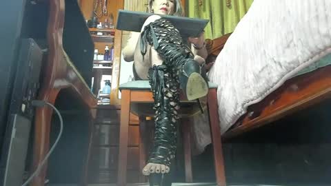 Snapshot of _brendamichel_ chatting on 04.10.26 Brenda online show from 04.10.26