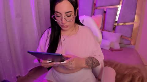 Angie  Independent model online show from 09.29.25