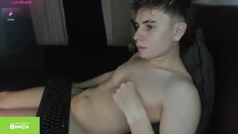 FELIPE CAMACHO    dont forget to support me with a little hand up online show from 09.11.25