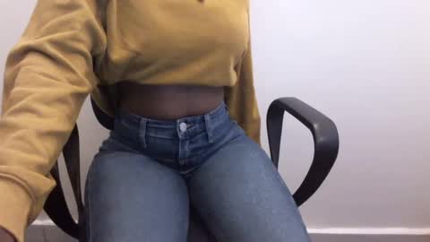 Snapshot of _bunny_b chatting on 01.28.25 I will be back soon  online show from 01.28.25