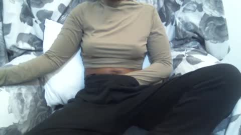 Snapshot of _bunny_b chatting on 02.25.25 I will be back soon  online show from 02.25.25