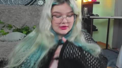 Snapshot of _candym1lky_ chatting on 11.09.25 _candym1lky_ online show from 11.09.25