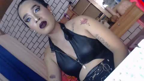 Caroline online show from 04.08.26