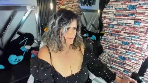 Snapshot of _casandra11 chatting on 01.04.25 _casandra11 online show from 01.04.25