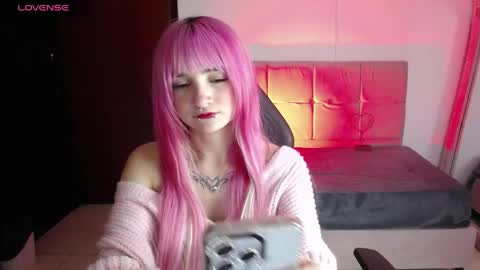Snapshot of _charlotte_collins_ chatting on 05.15.26 _charlotte_collins_ online show from 05.15.26