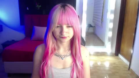 Snapshot of _charlotte_collins_ chatting on 05.28.26 _charlotte_collins_ online show from 05.28.26