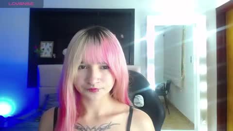 Snapshot of _charlotte_collins_ chatting on 06.26.26 _charlotte_collins_ online show from 06.26.26